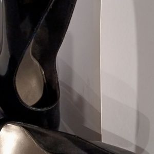 Ladies Heels size 11.